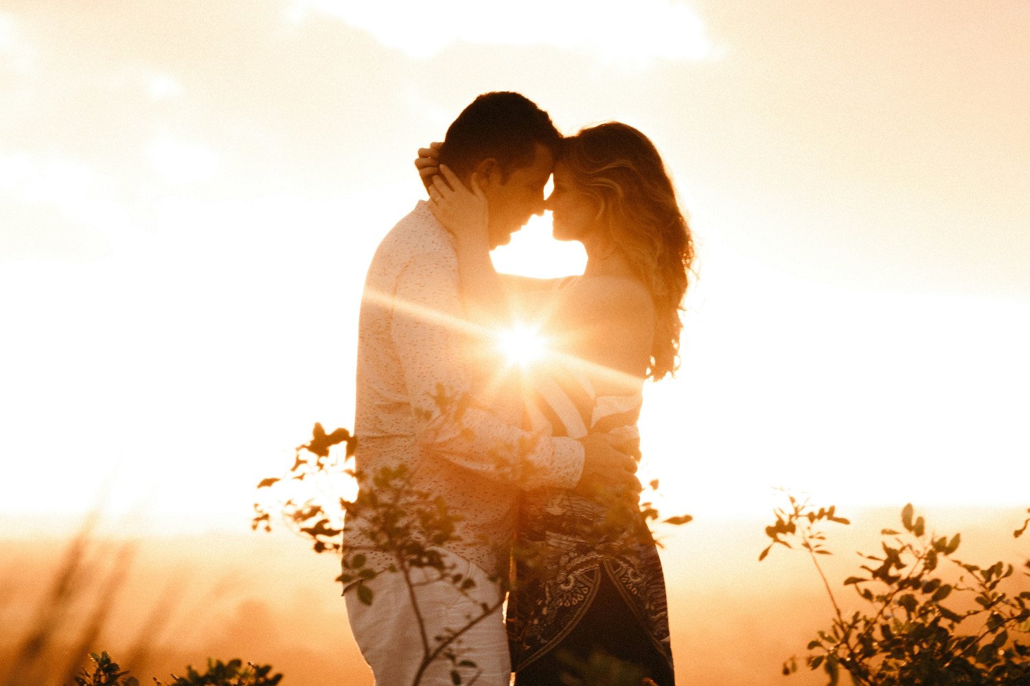 30 Romantic Autumn Couple Photoshoot Ideas