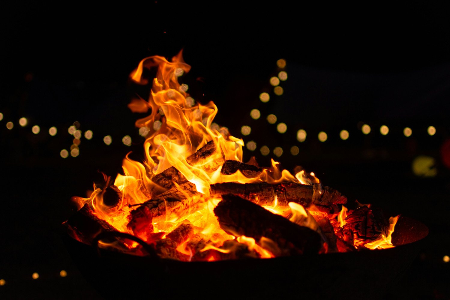 Ideas for a Backyard Fire Pit Evening Party